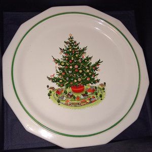 Pfaltzgraff Christmas Heritage Dish